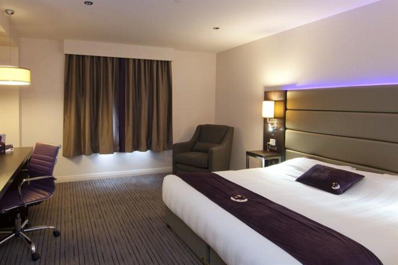 Premier Inn Perth City Centre Exterior foto